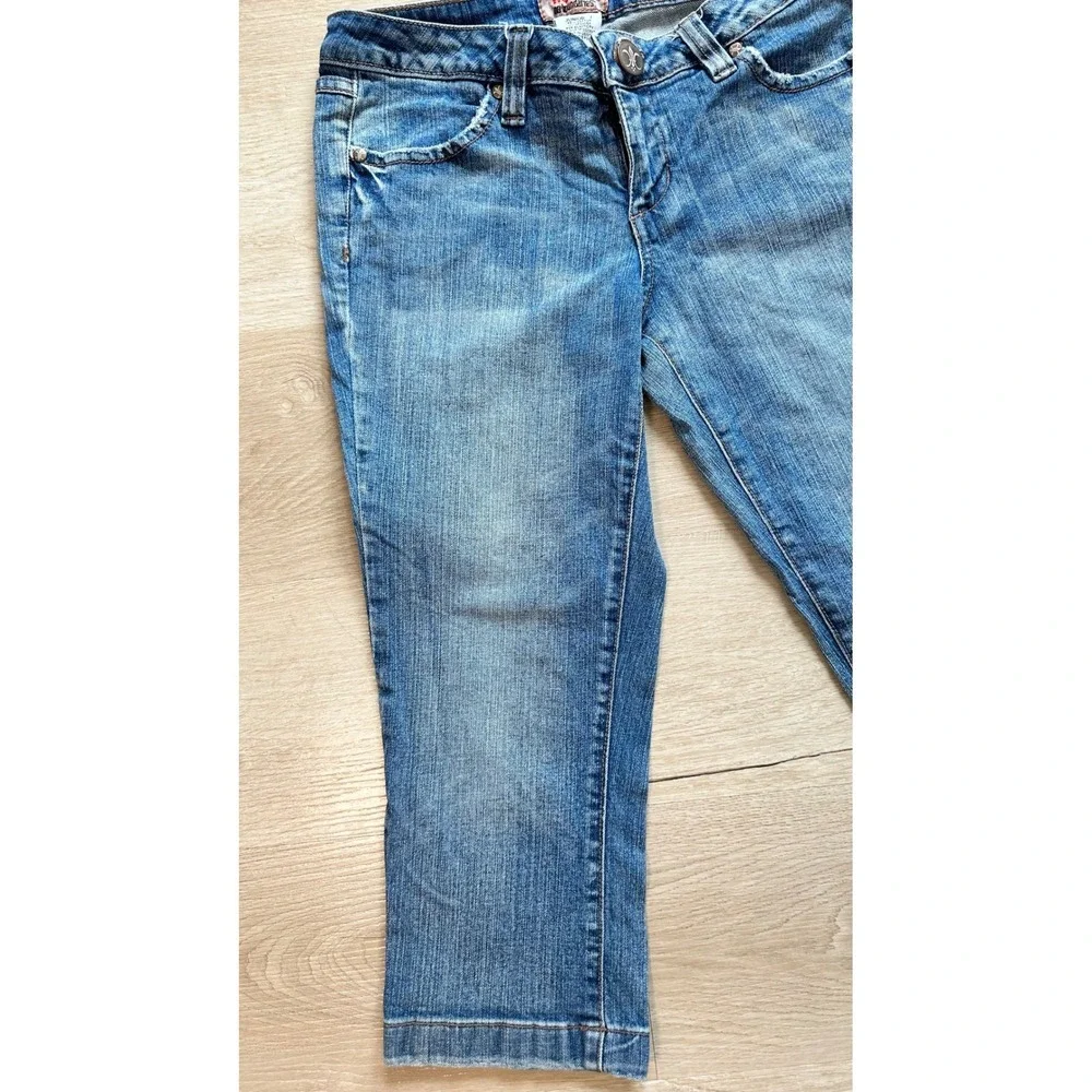 Y2K Low Rise Capri Denim Jeans Women Junior 7  Washed Embroidered Wing Pocket